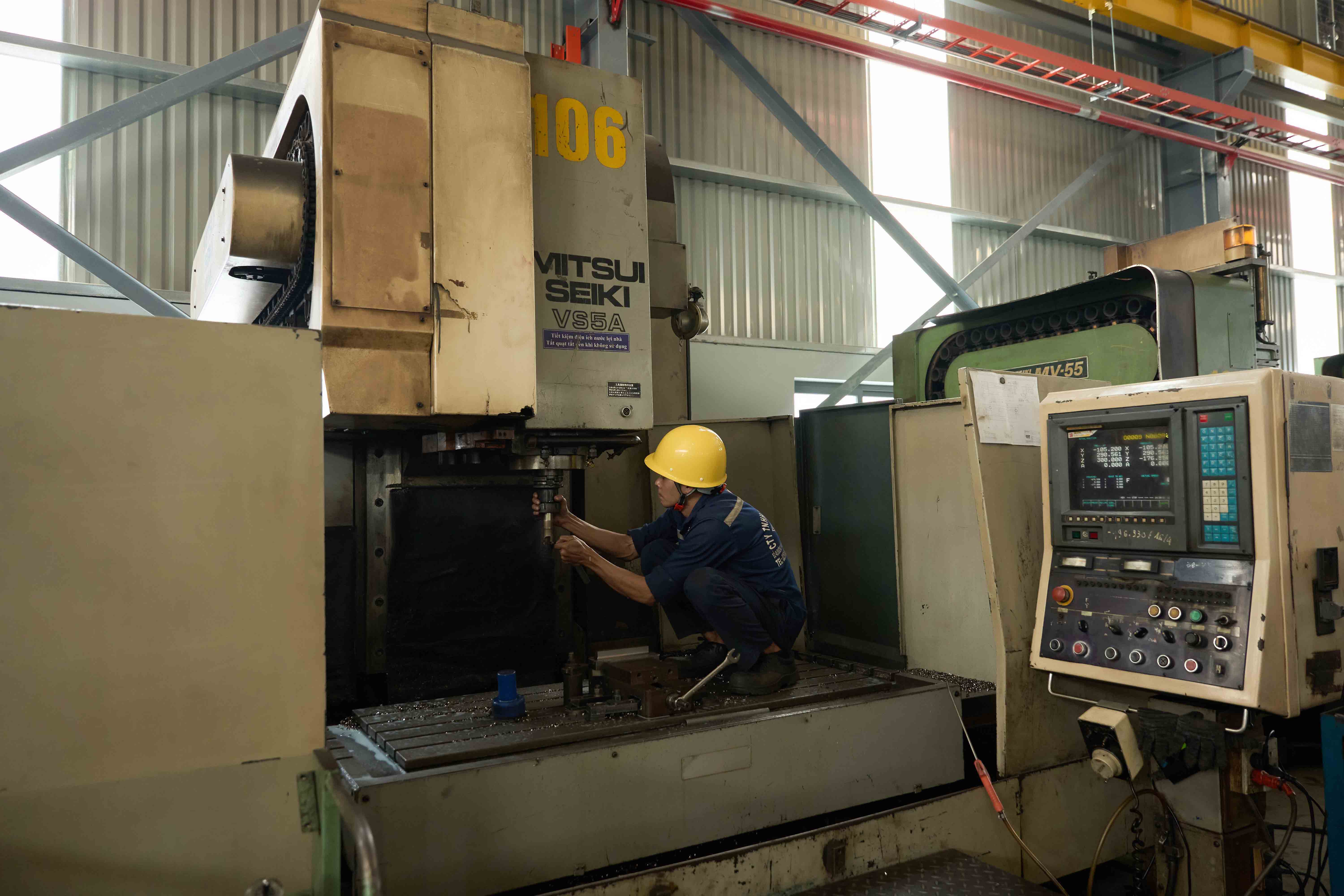 Máy phay CNC đứng 4axis Mitsui Seiki