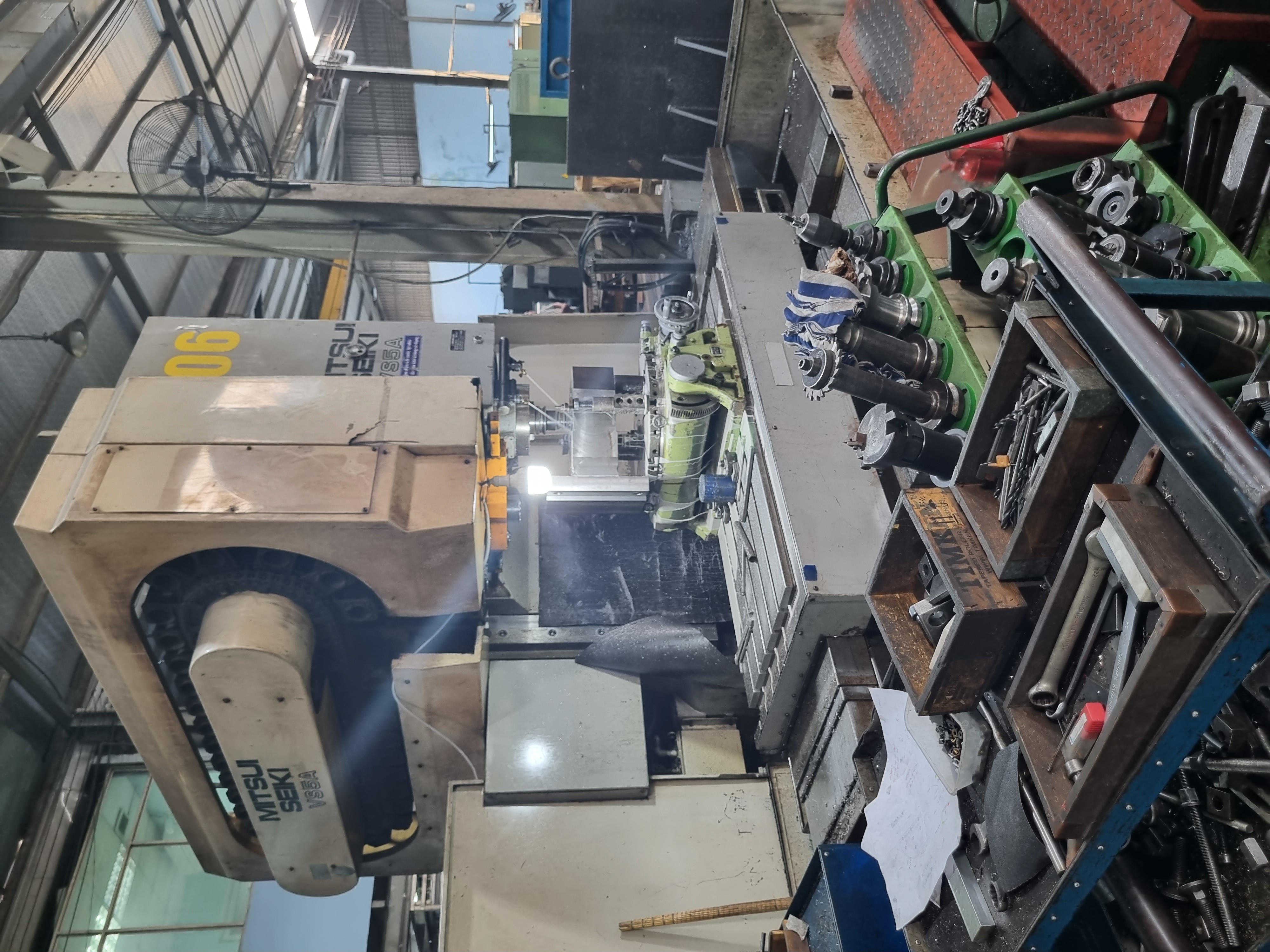 Máy phay CNC 4 trục Mitsuiseiki